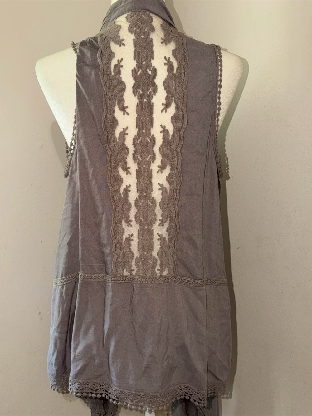 Knox rose waterfall Sleeveless Lace- Vest Duster - Gray